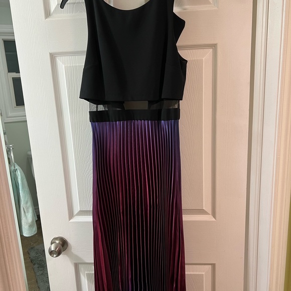 Wedding Guest Dress- Only worn once - Picture 5 of 5
